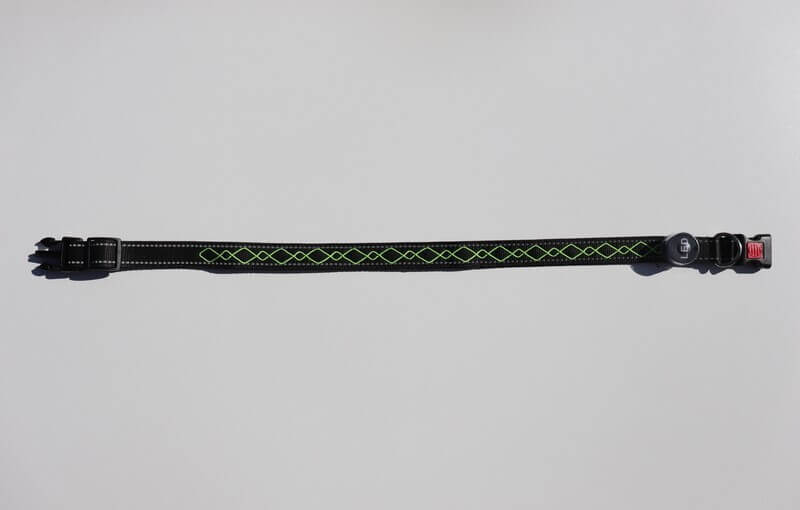 Collar LED bordado